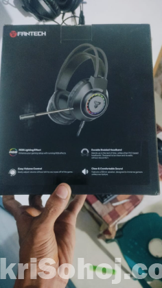 BRAND NEW PC / MOBILE HEADPHONE.